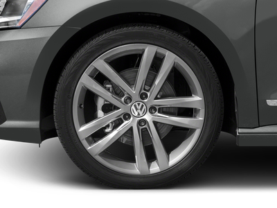 2018 Volkswagen Passat R-Line