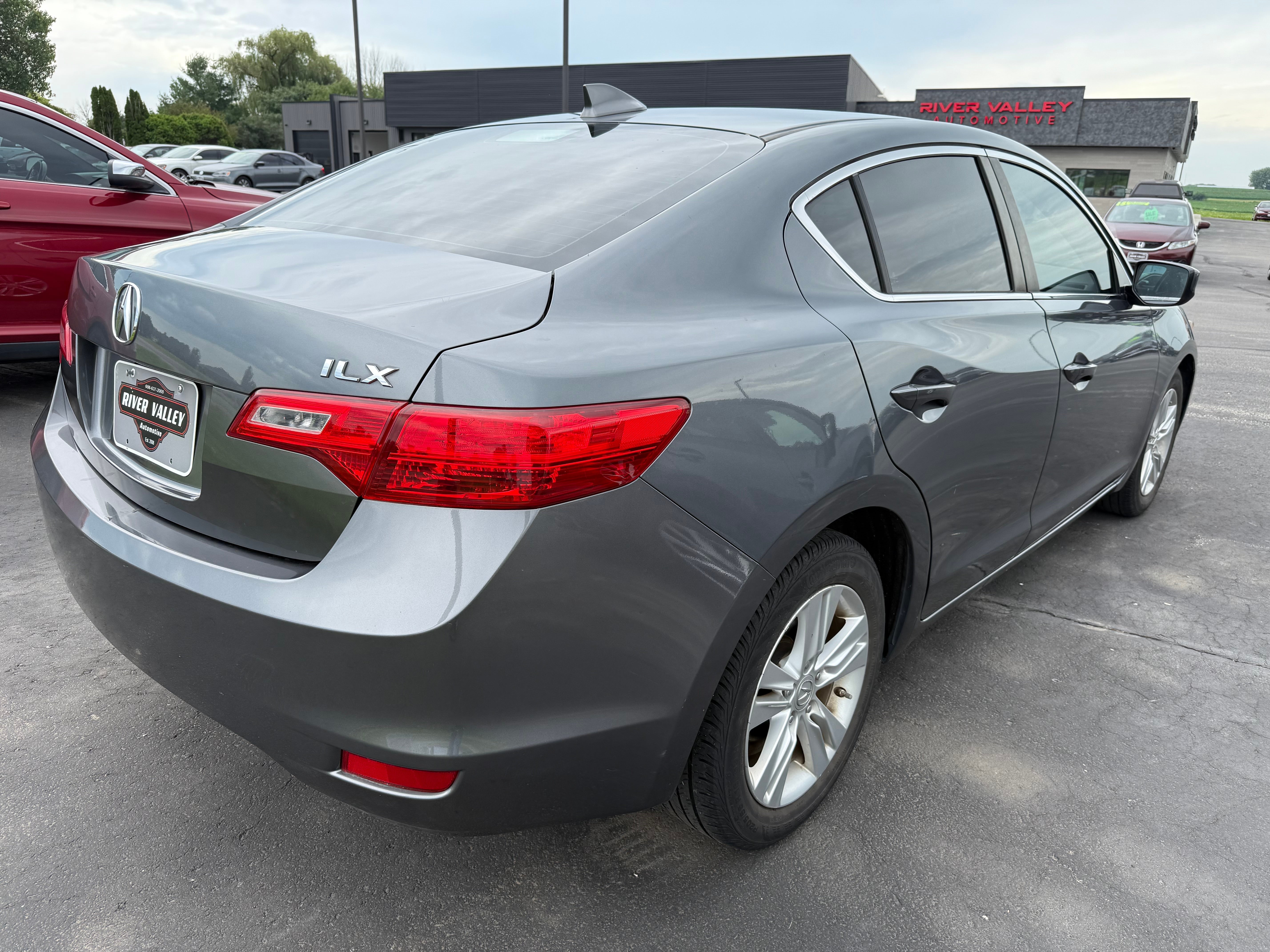 2013 Acura ILX 4dr Sdn 2.0L