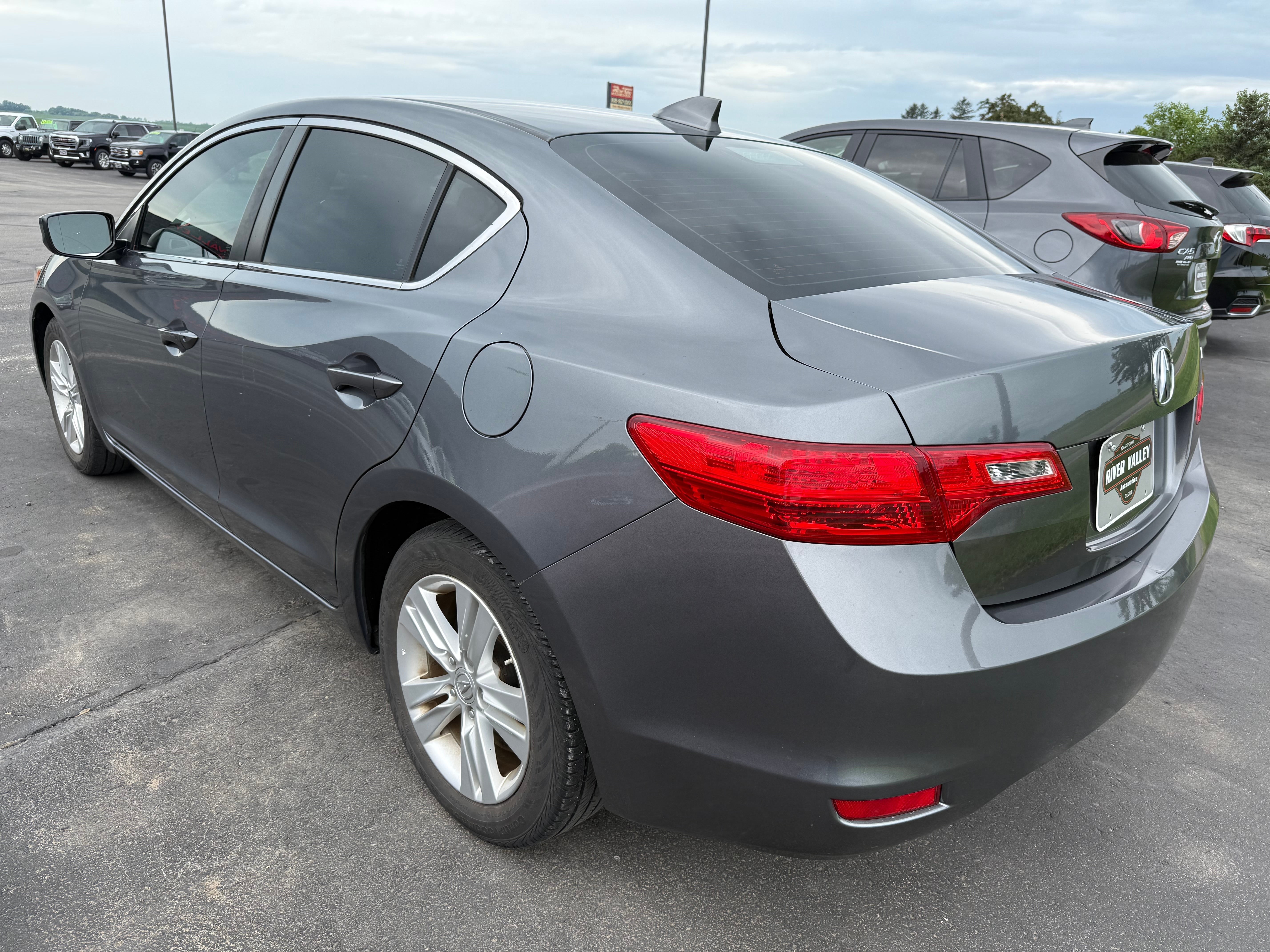 2013 Acura ILX 4dr Sdn 2.0L