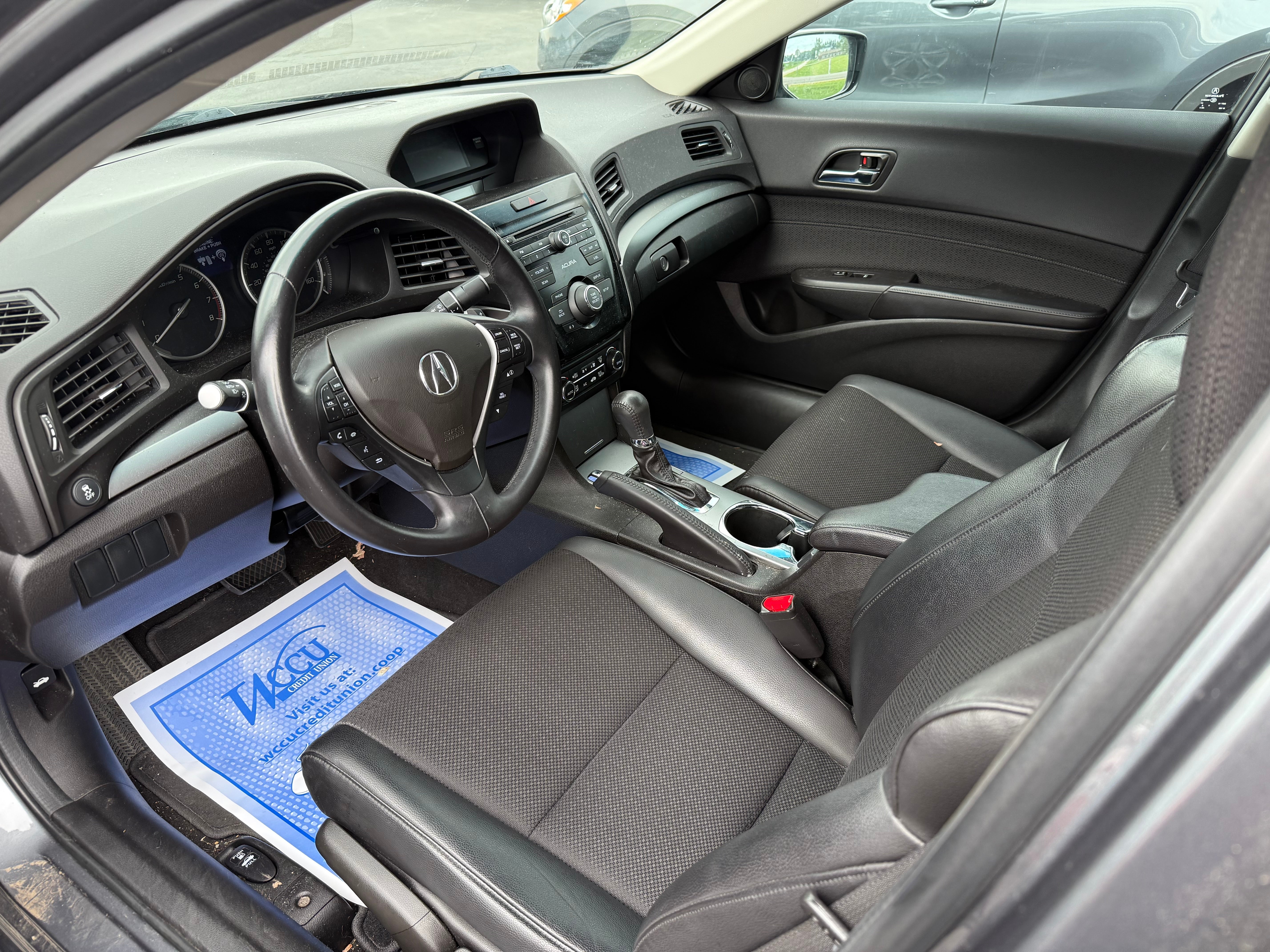 2013 Acura ILX 4dr Sdn 2.0L