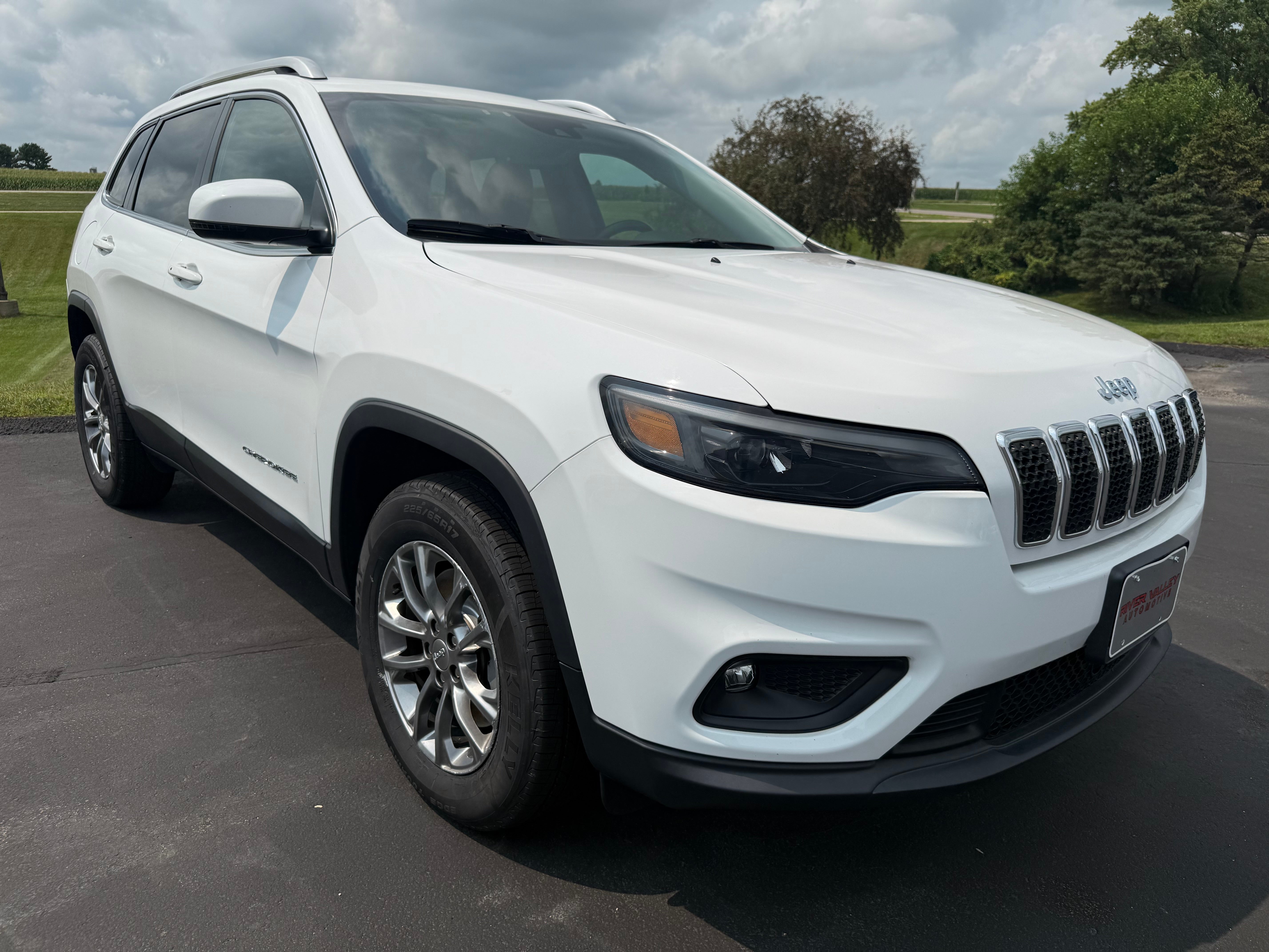 2020 Jeep Cherokee Lux