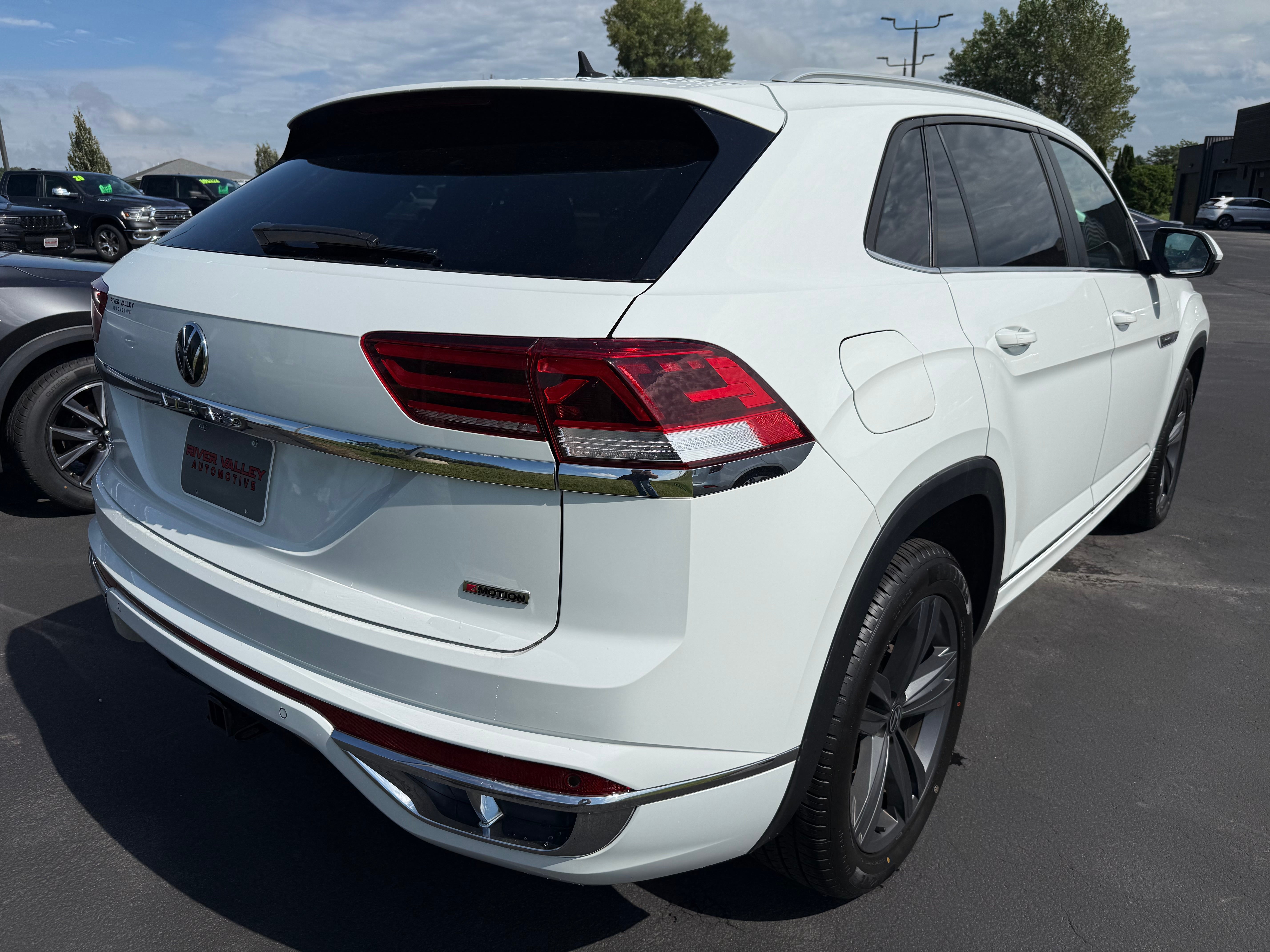 2020 Volkswagen Atlas Cross Sport 3.6L V6 SE w/Technology R-Line