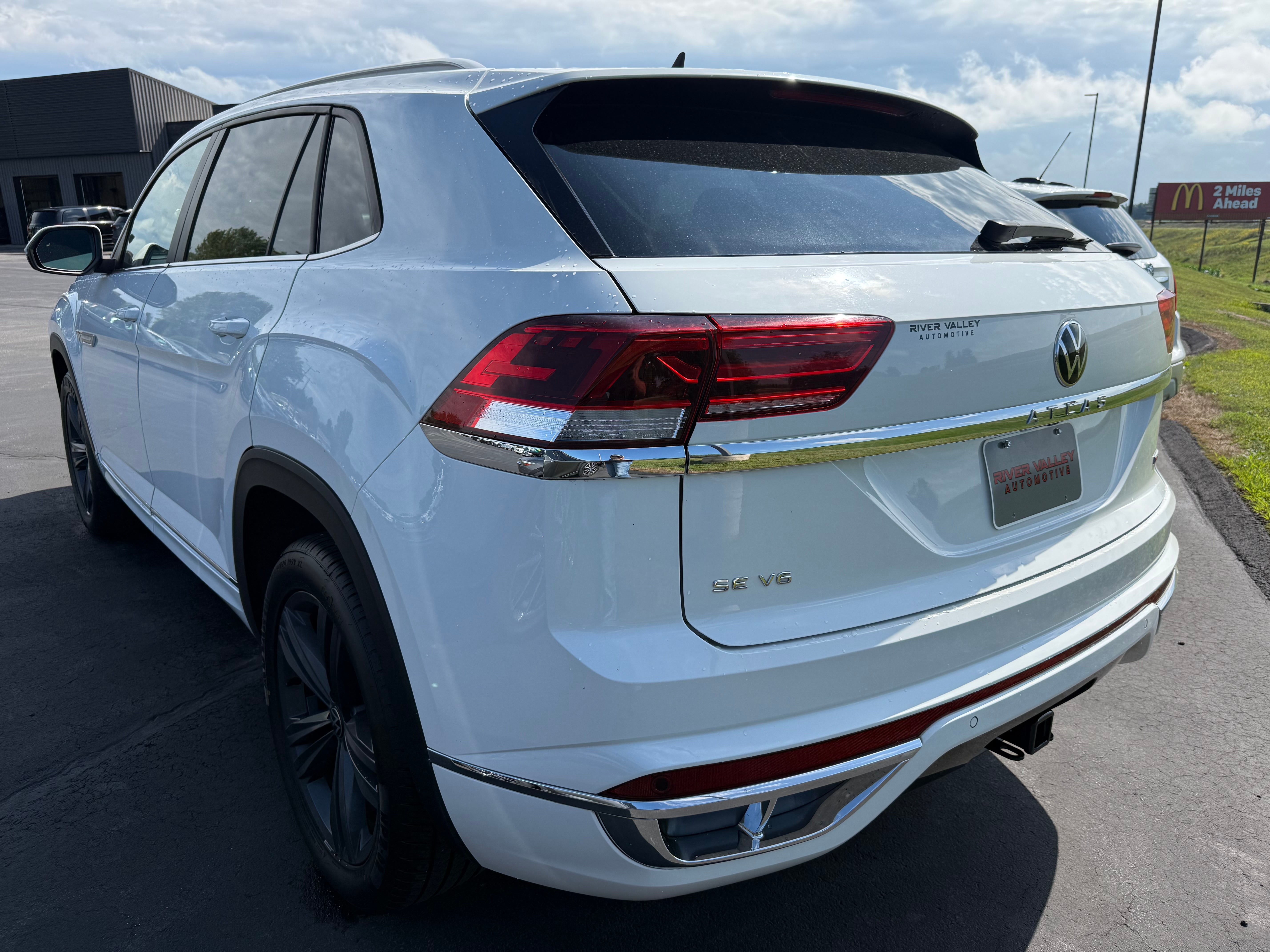 2020 Volkswagen Atlas Cross Sport 3.6L V6 SE w/Technology R-Line
