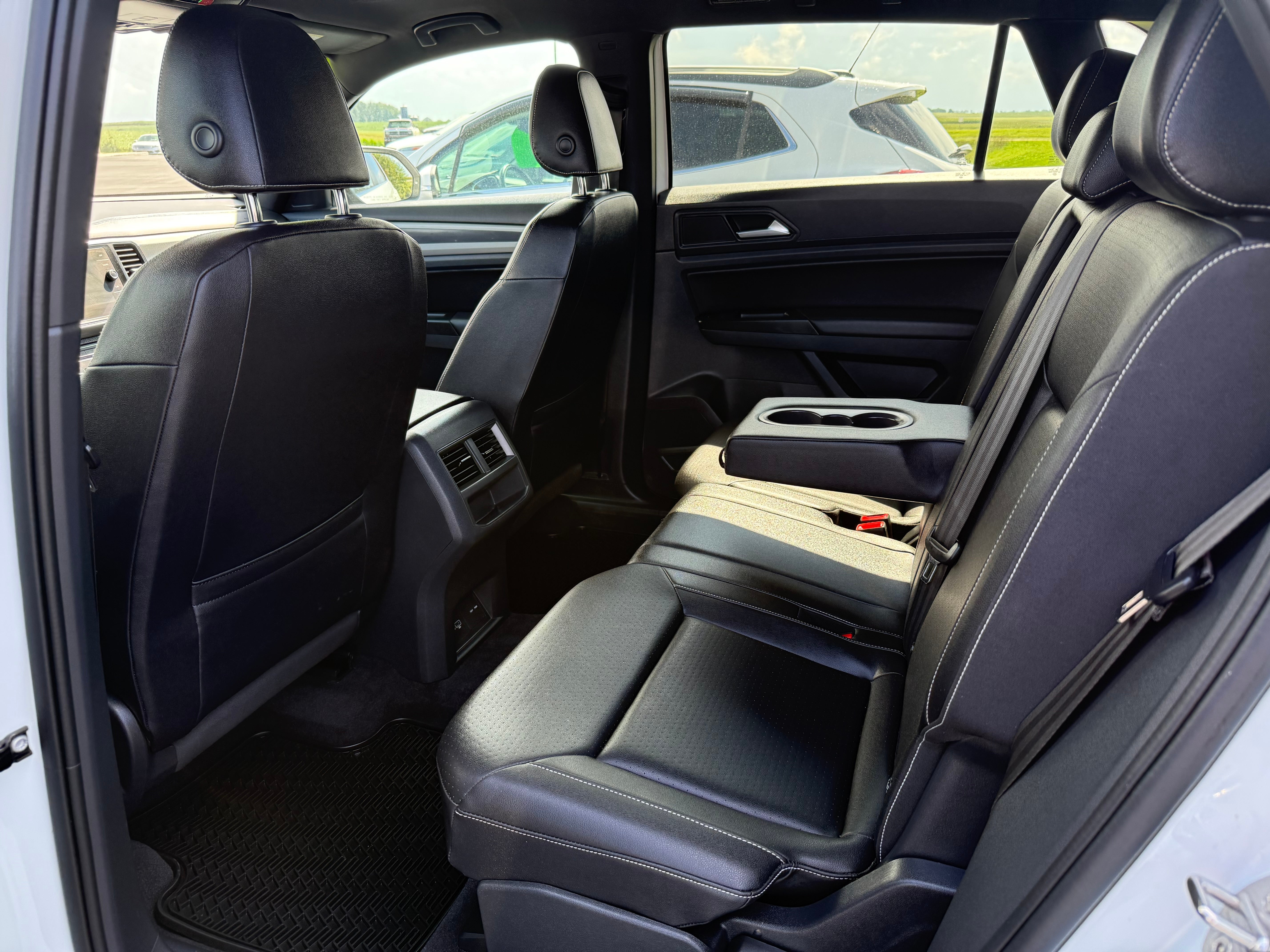 2020 Volkswagen Atlas Cross Sport 3.6L V6 SE w/Technology R-Line