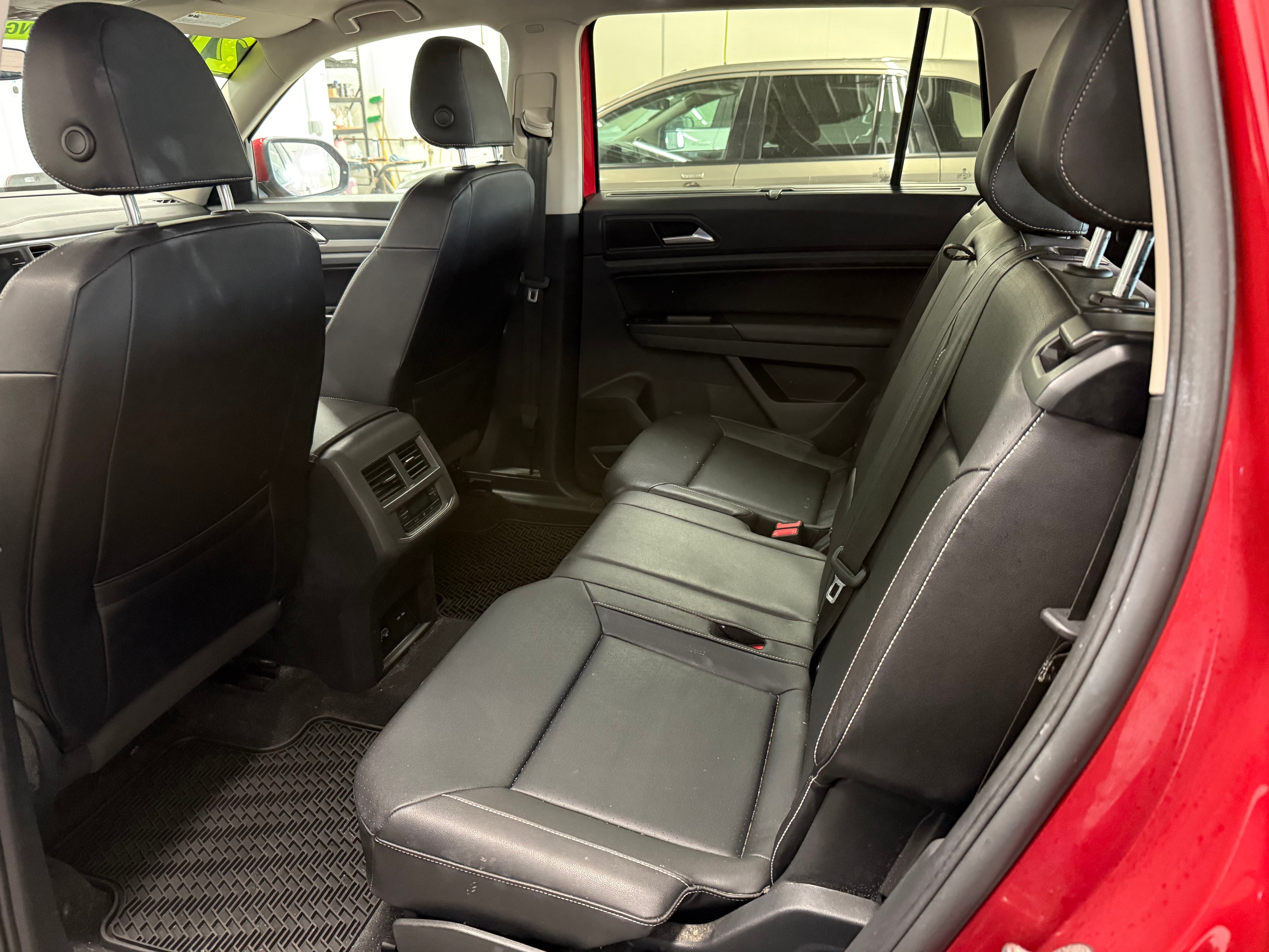 2021 Volkswagen Atlas 3.6L V6 SE w/Technology R-Line