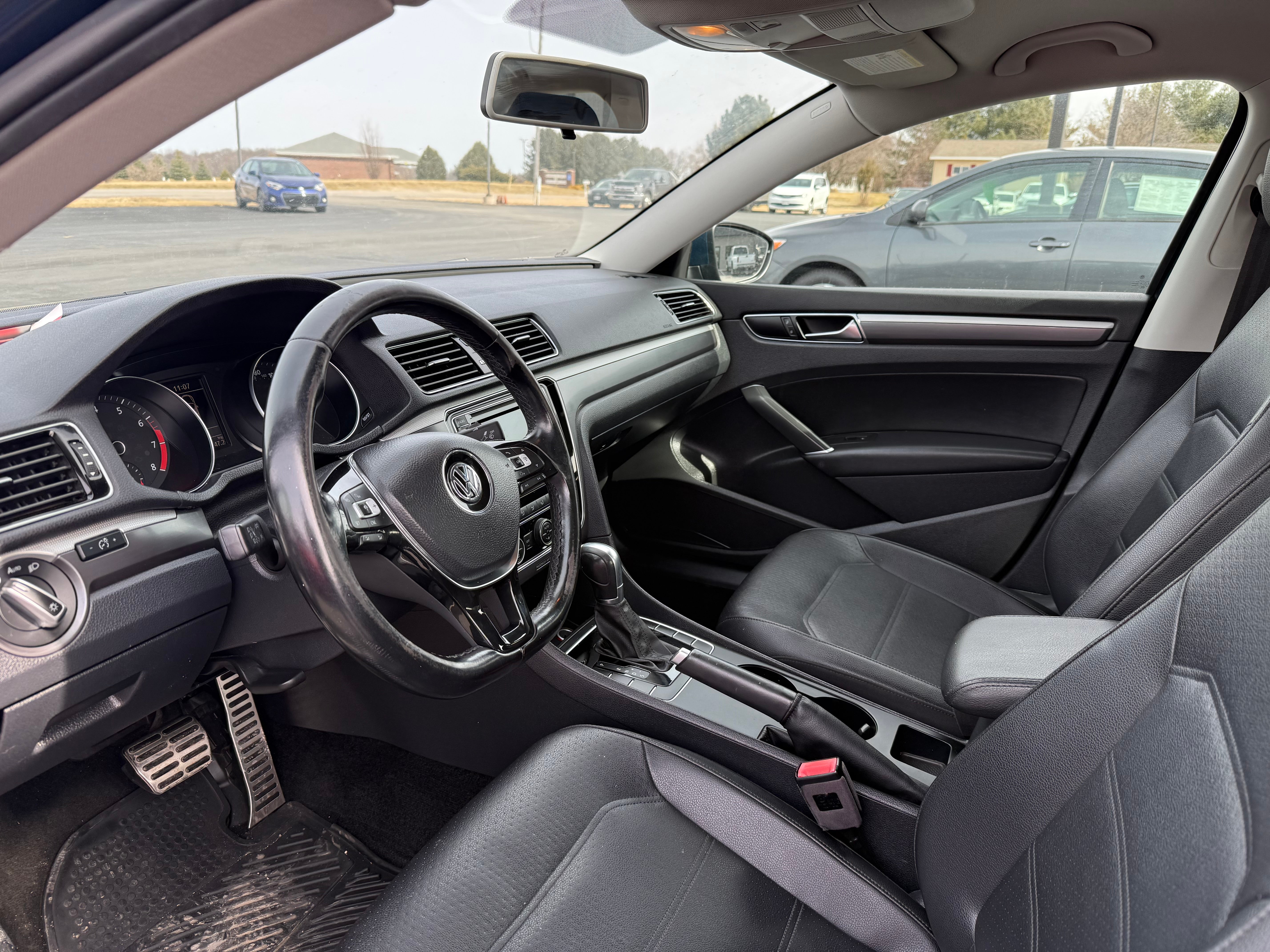 2018 Volkswagen Passat R-Line