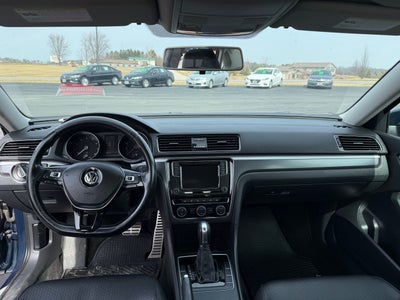 2018 Volkswagen Passat R-Line