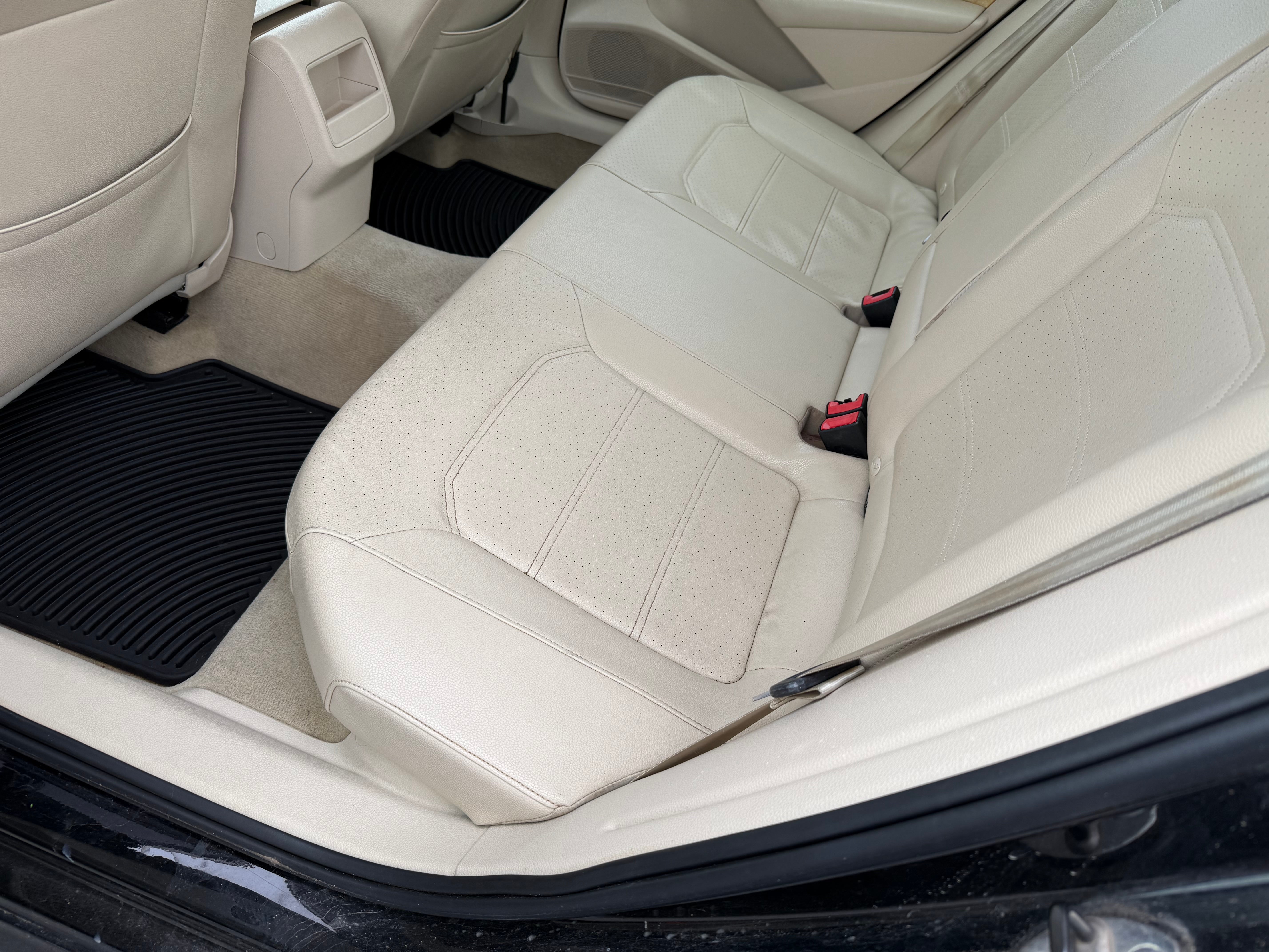 2012 Volkswagen Passat TDI SE w/Sunroof