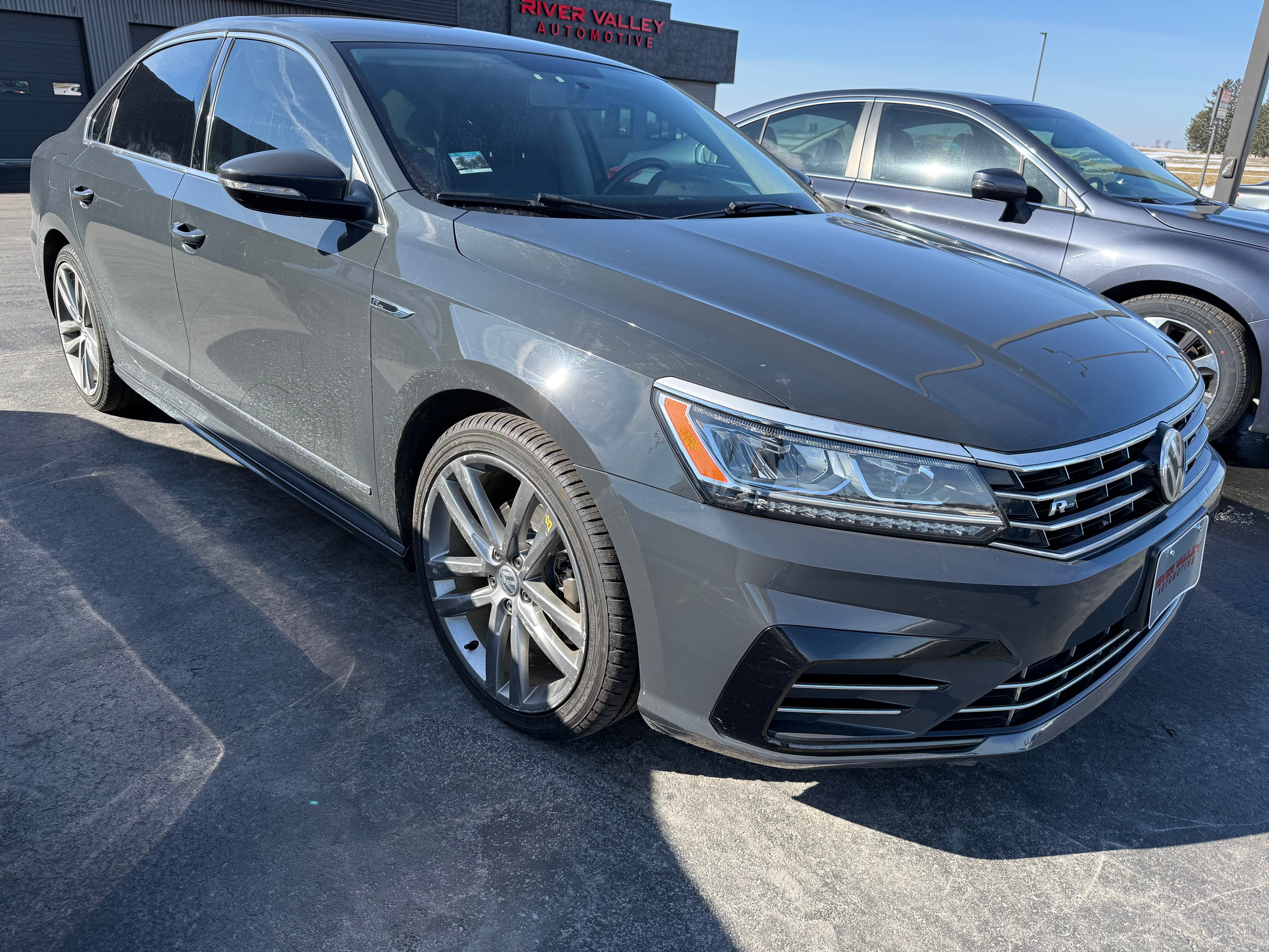 2017 Volkswagen Passat R-Line w/Comfort Pkg
