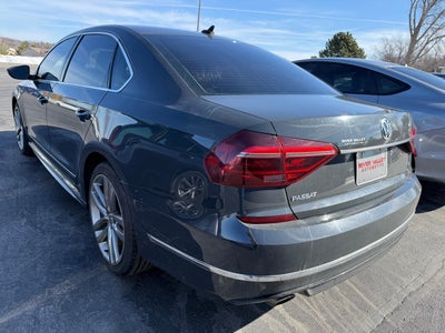 2017 Volkswagen Passat R-Line w/Comfort Pkg