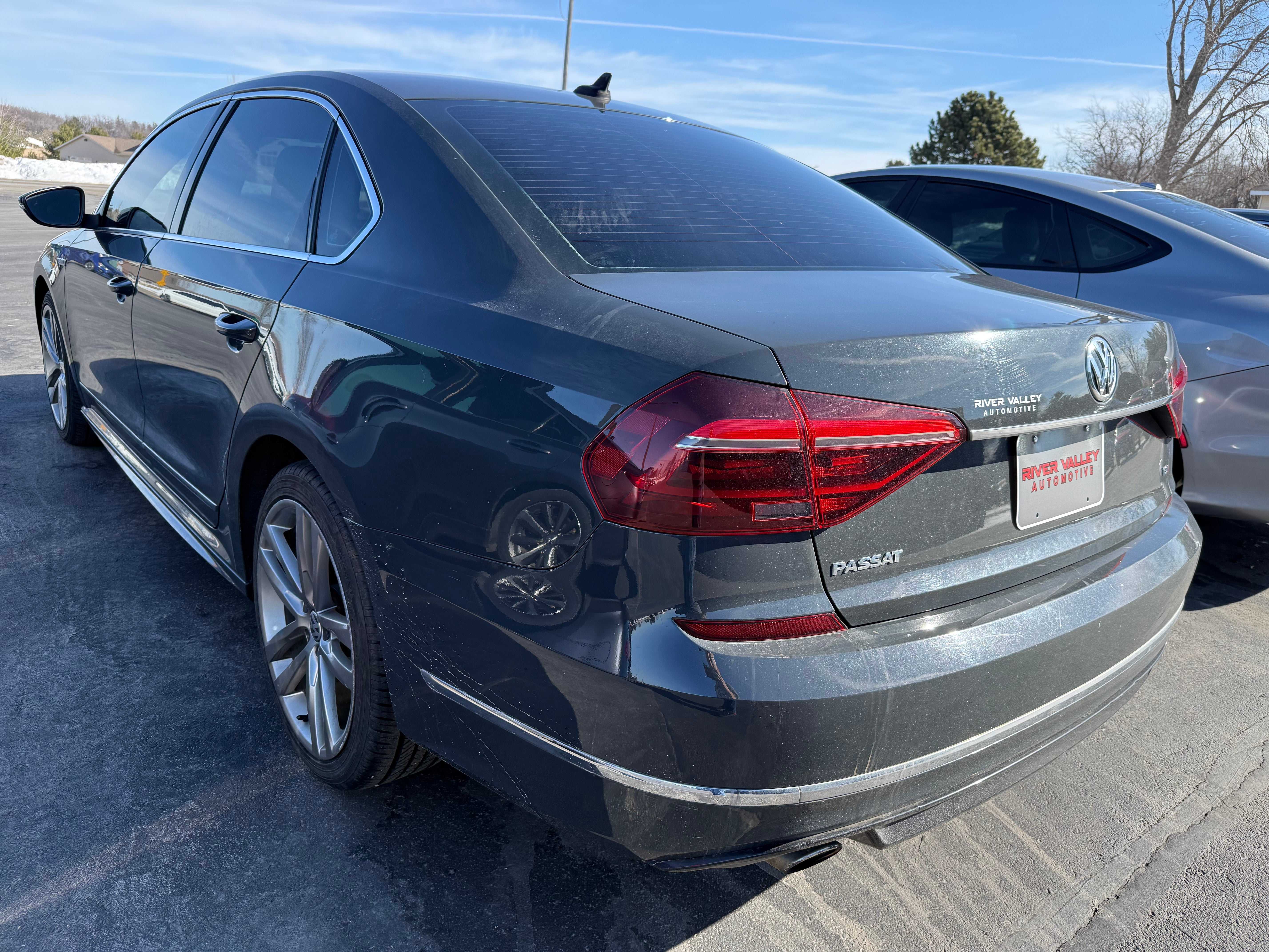 2017 Volkswagen Passat R-Line w/Comfort Pkg