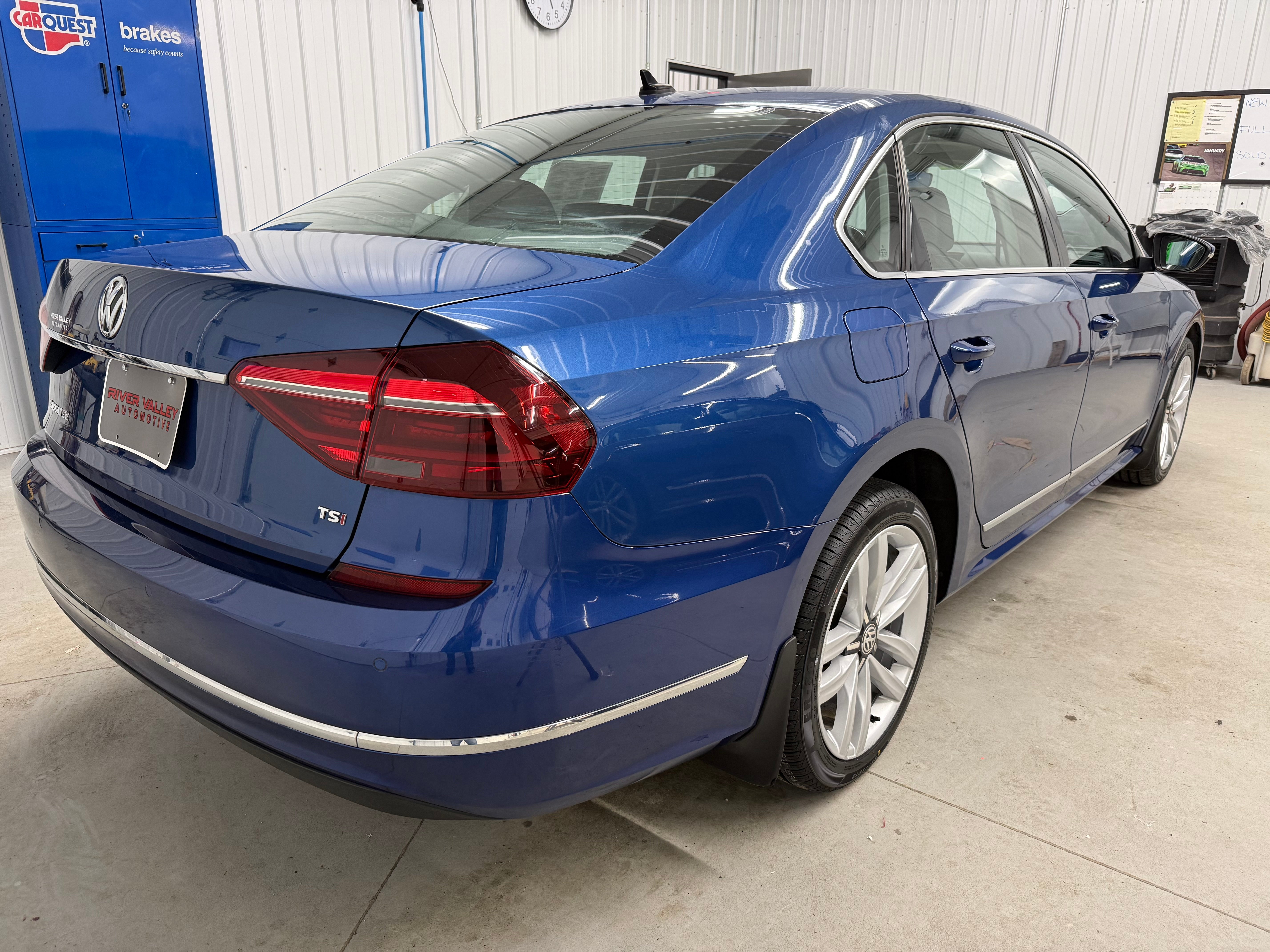 2017 Volkswagen Passat 1.8T SE w/Technology