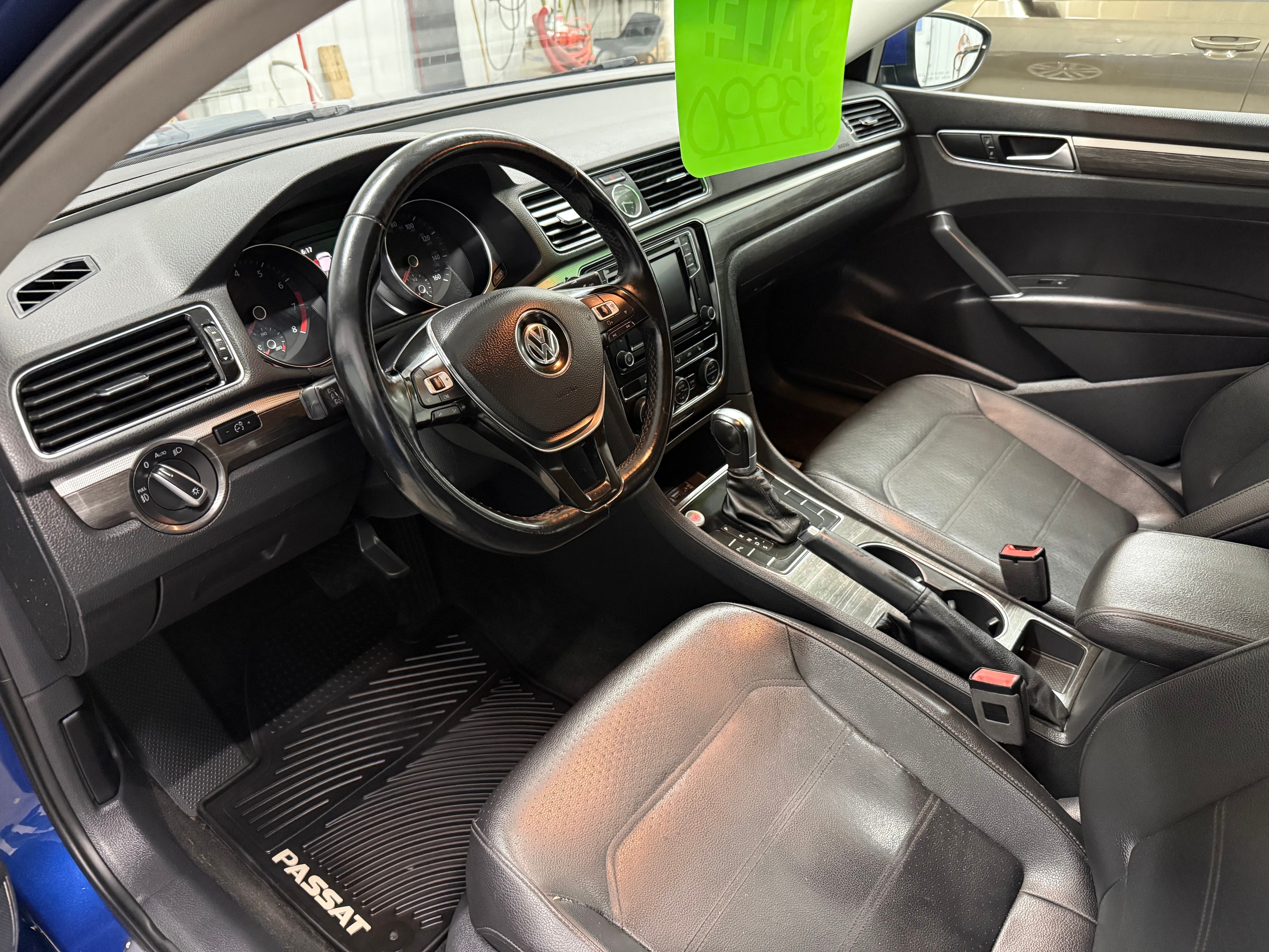 2017 Volkswagen Passat 1.8T SE w/Technology