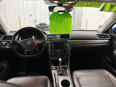2017 Volkswagen Passat 1.8T SE w/Technology