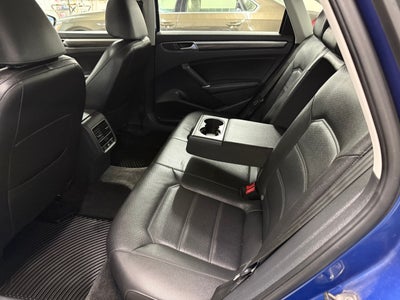 2017 Volkswagen Passat 1.8T SE w/Technology