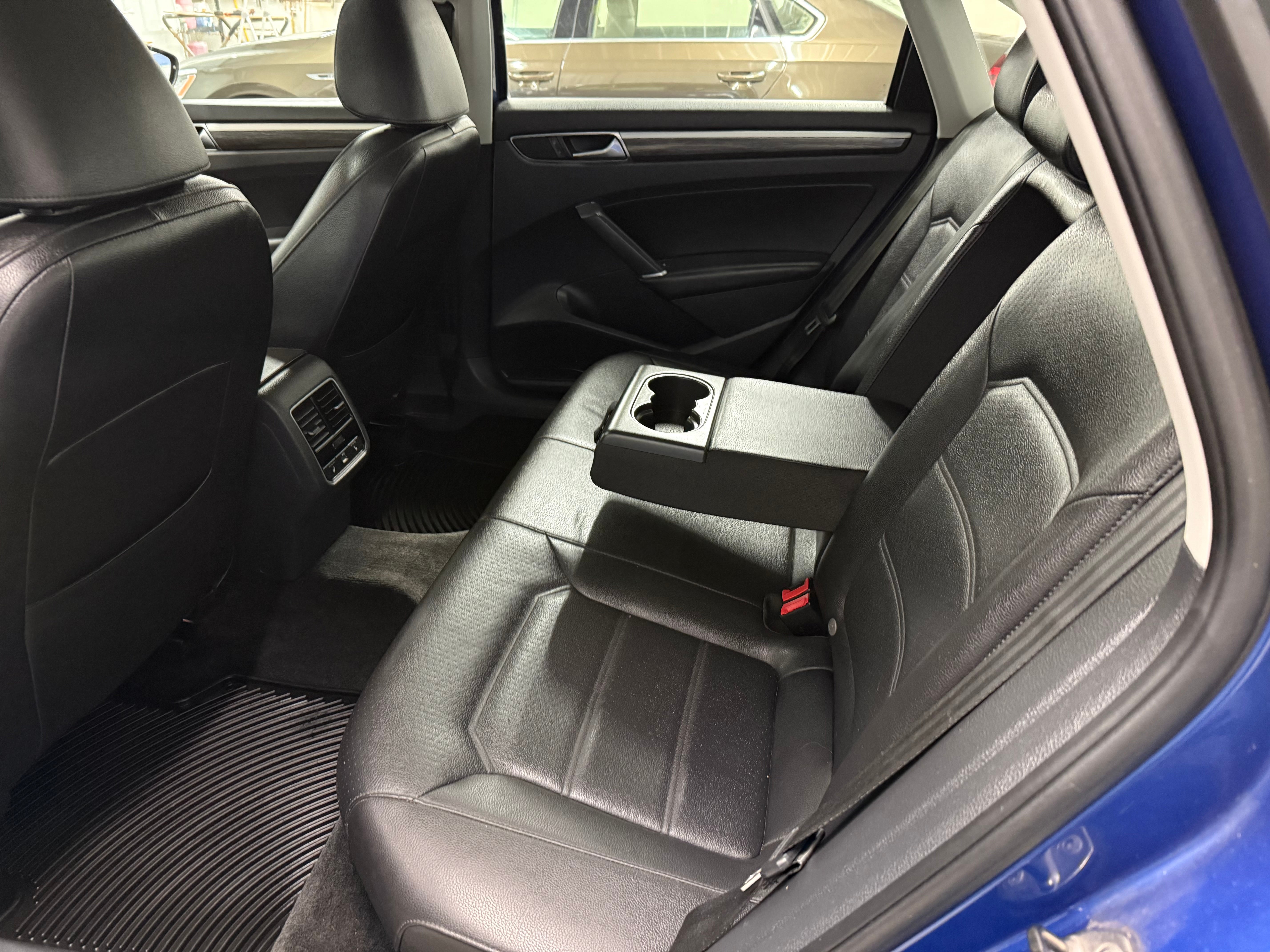 2017 Volkswagen Passat 1.8T SE w/Technology