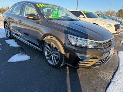 2019 Volkswagen Passat 2.0T SE R-Line