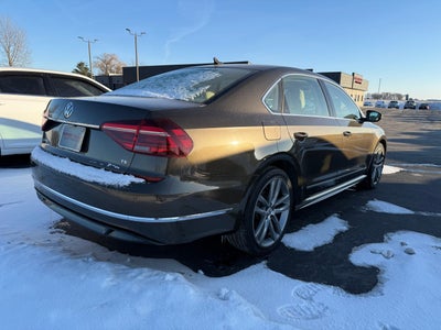 2019 Volkswagen Passat 2.0T SE R-Line