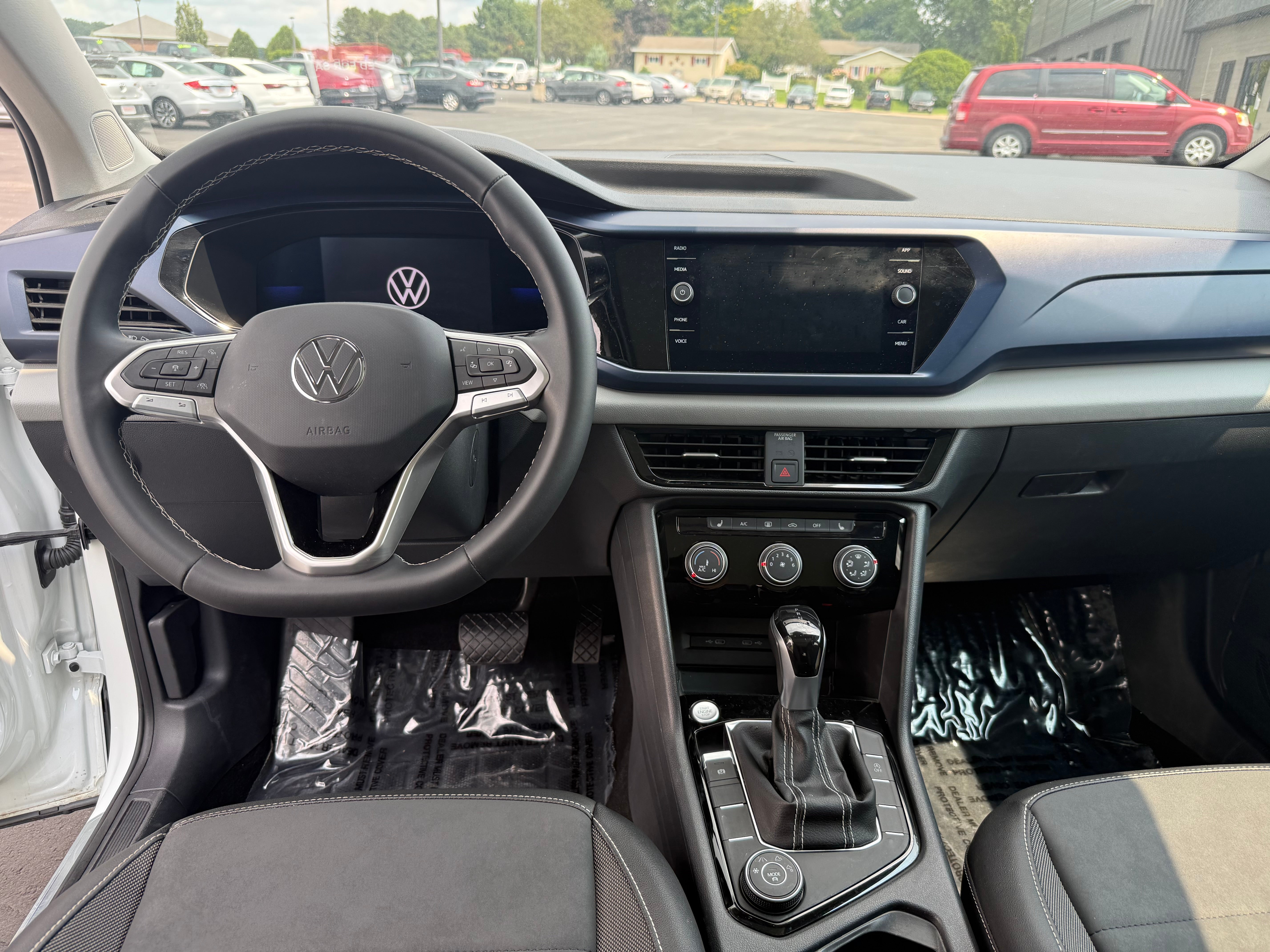 2023 Volkswagen Taos SE